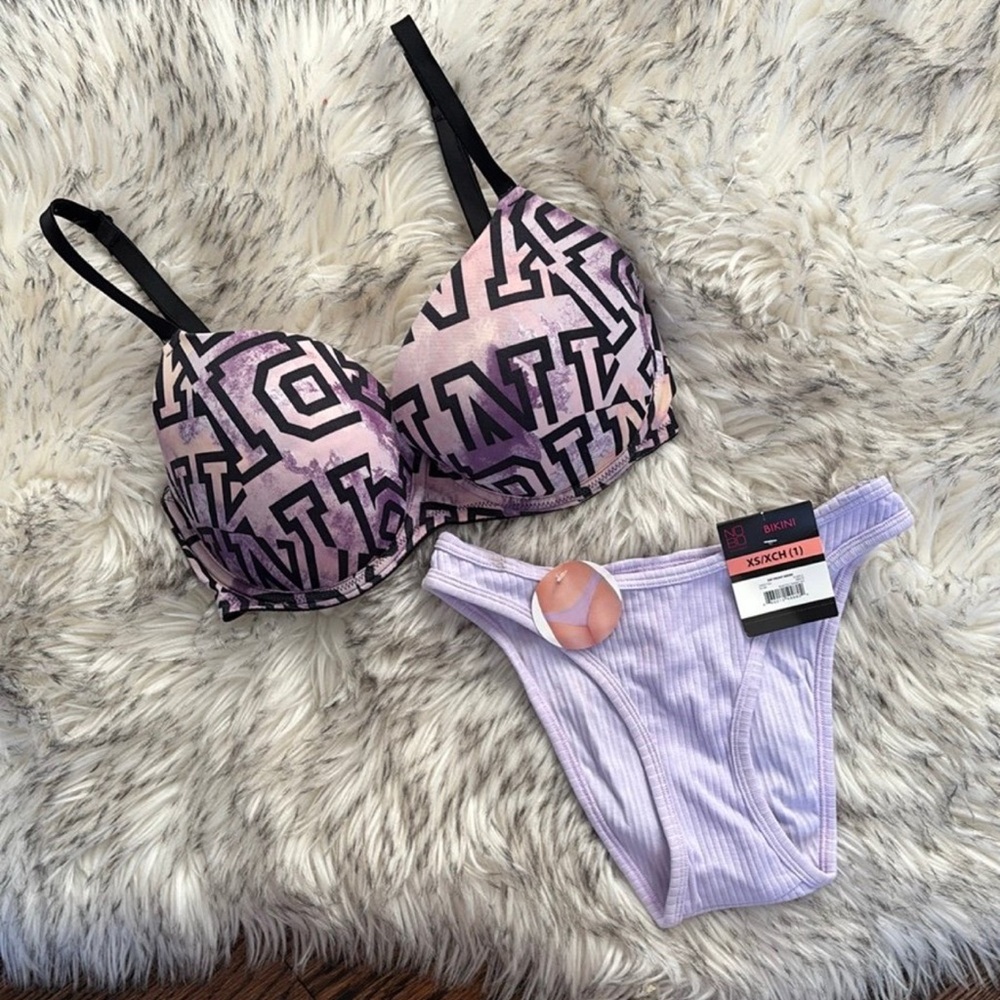 32E NWT Victoria's Secret Lined Bra with Matchig Bikini Panty Set